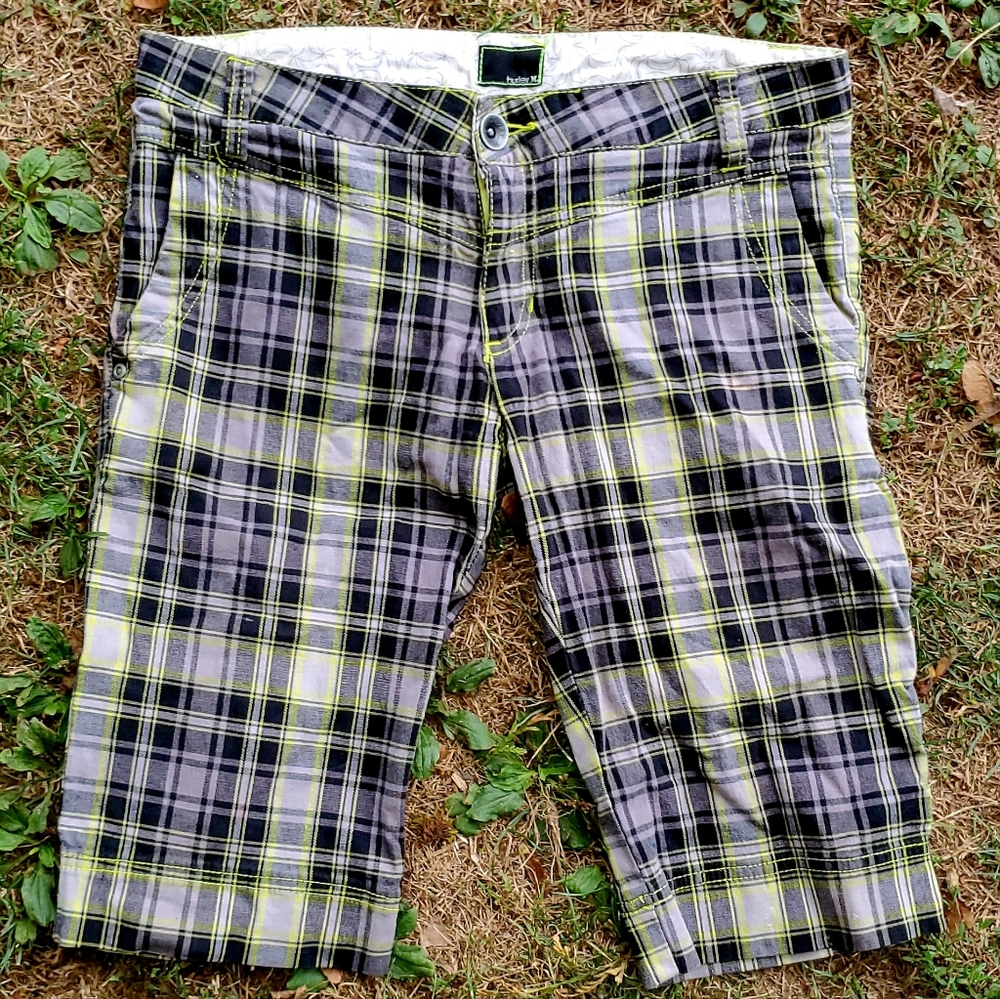 (5) Jrs Hurley Bermuda Shorts